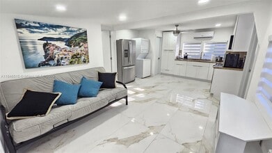96 Avenue B in Key Largo, FL - Building Photo - Building Photo
