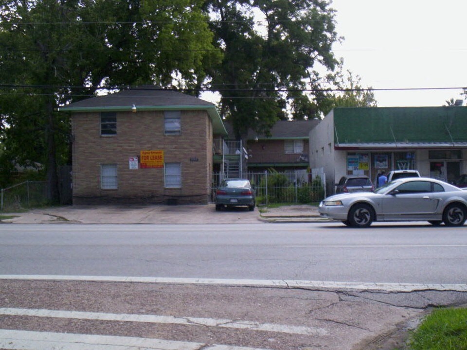 3202 Yale in Houston, TX - Foto de edificio