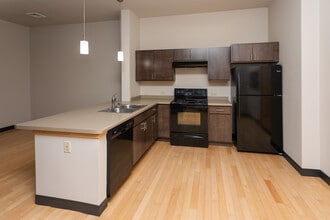 Roosevelt School Apartments in La crosse, WI - Foto de edificio - Interior Photo