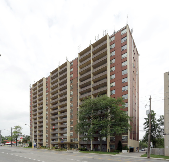 Delmonico in Hamilton, ON - Building Photo - Building Photo