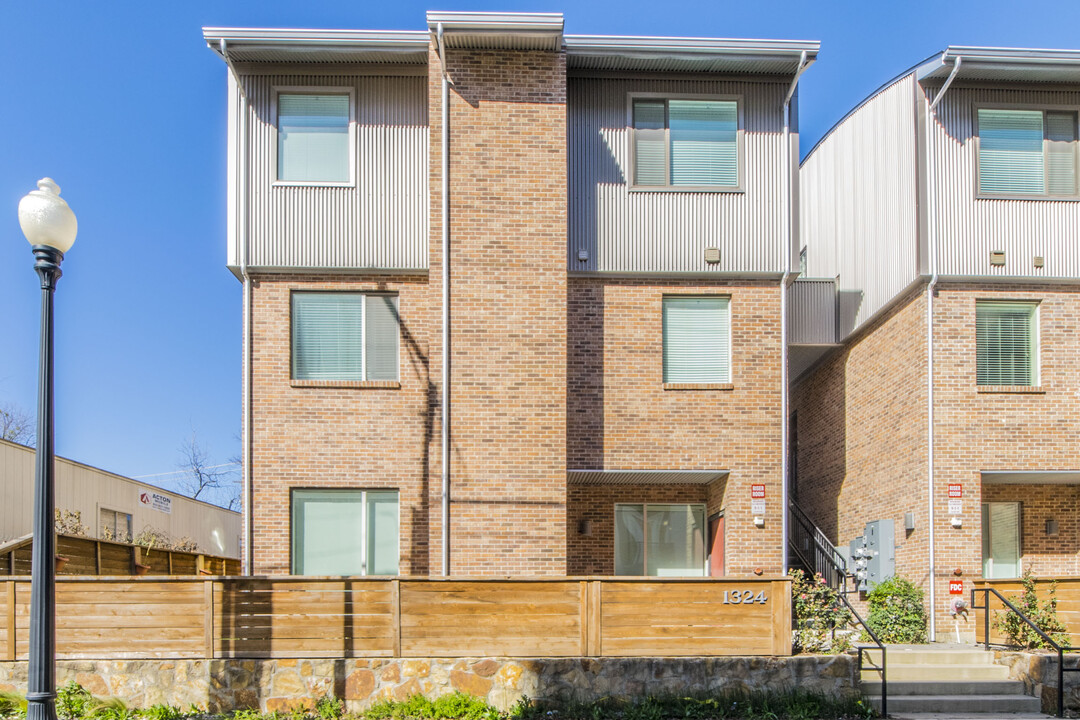 1324 May Street in Fort Worth, TX - Building Photo