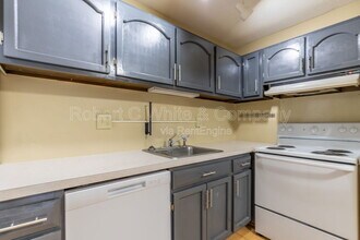 7 F Country Squire Dr in Cromwell, CT - Building Photo - Building Photo