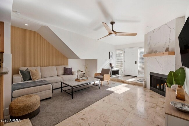 property at 1820 E Morten Ave