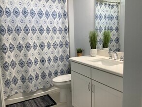 424 Tropics Ave in Daytona Beach, FL - Building Photo - Building Photo