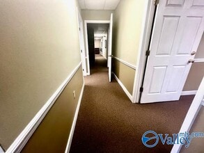 1208 Gunter Ave in Guntersville, AL - Building Photo - Building Photo