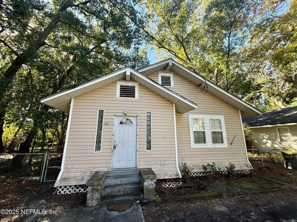 2780 Sunnyside St in Jacksonville, FL - Building Photo