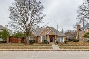 6613 Lynch Ln in Garland, TX - Building Photo