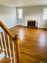 103 Seymour Ave in West Hartford, CT - Foto de edificio - Building Photo