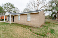 3558 Stratford Dr photo'