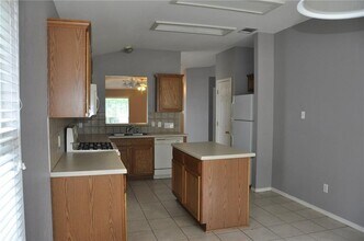 10625 Royal Tara Cove in Austin, TX - Building Photo - Building Photo