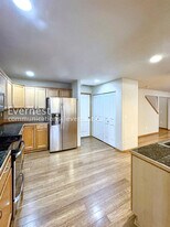 11827 2nd St SE in Lake Stevens, WA - Building Photo