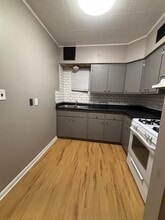 705 E Center St in Milwaukee, WI - Foto de edificio - Building Photo