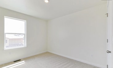 9900 Biscay St in Commerce City, CO - Foto de edificio - Building Photo