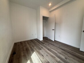 240-242 E Girard Ave in Philadelphia, PA - Building Photo - Building Photo