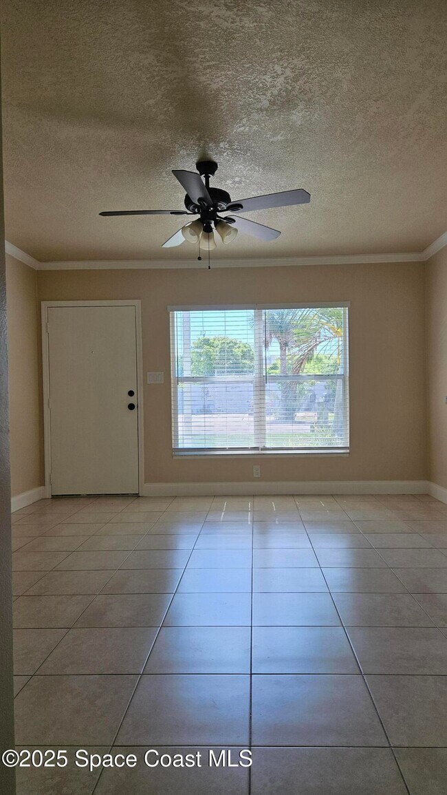 242 N Brevard Ave in Cocoa Beach, FL - Building Photo - Building Photo