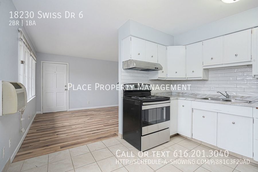 18230 Swiss Dr in Spring Lake, MI - Building Photo