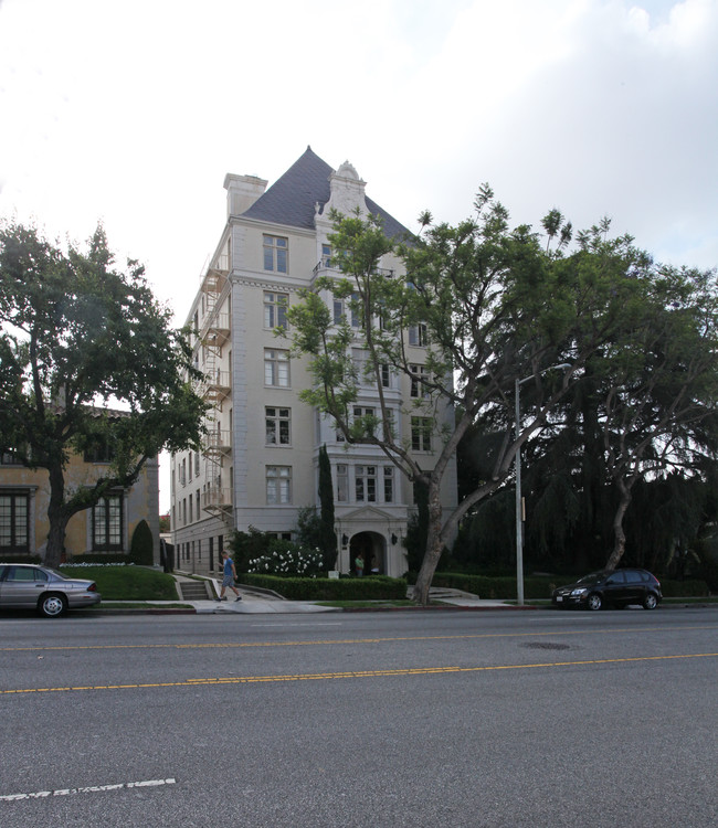 The Savoy Plaza in West Hollywood, CA - Foto de edificio - Building Photo