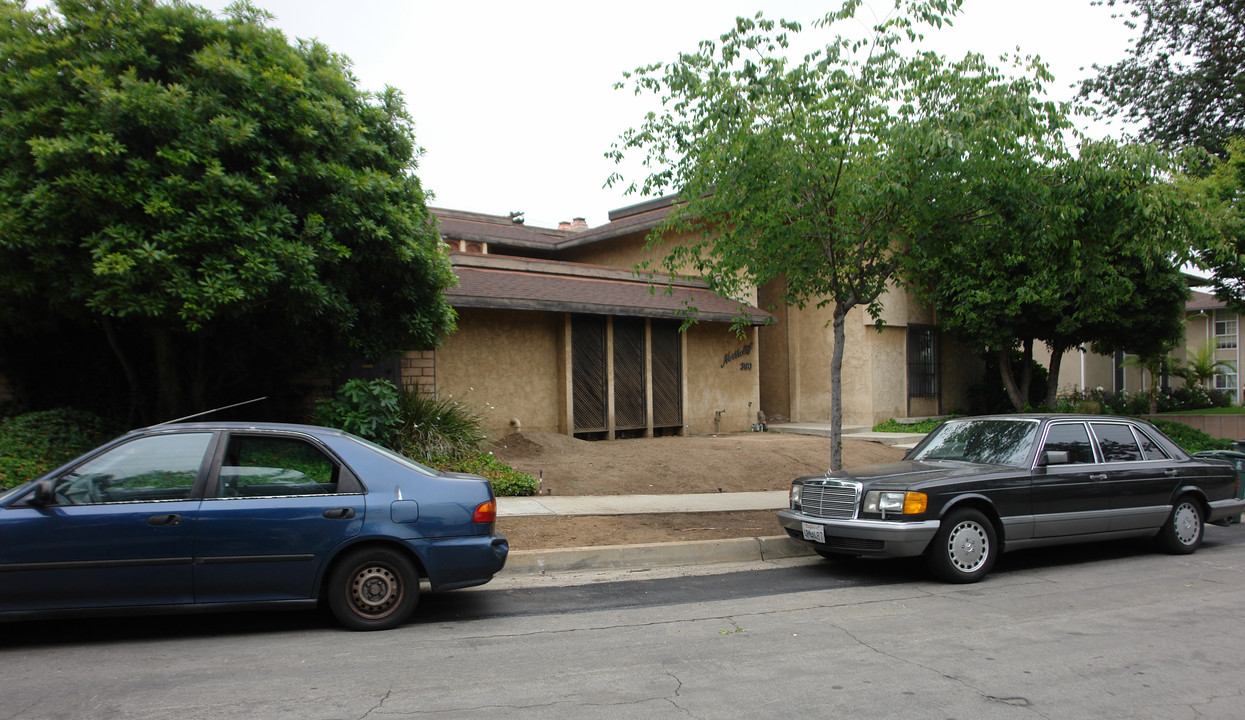 390 Cliff Dr in Pasadena, CA - Building Photo