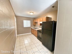 2150 Saxon St in Tallahassee, FL - Foto de edificio - Building Photo