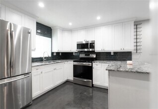 3528 5th Ave N in St. Petersburg, FL - Building Photo - Building Photo