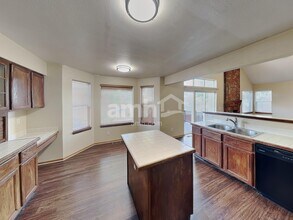 19065 E Chenango Cir in Aurora, CO - Foto de edificio - Building Photo
