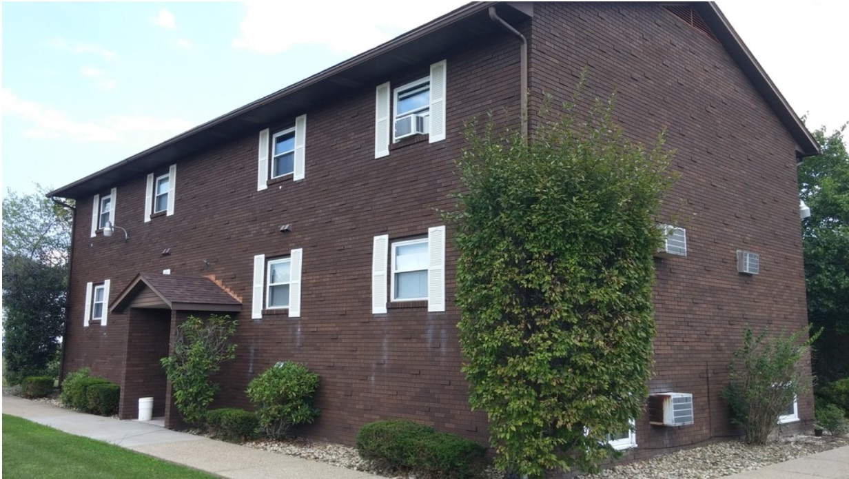 603 New Castle Rd in Butler, PA - Building Photo