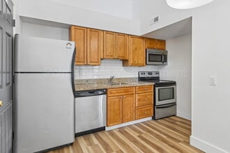 6990 Dodge St in Omaha, NE - Building Photo - Building Photo