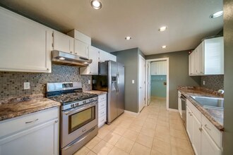 13408 NE 38th Cir in Vancouver, WA - Building Photo - Building Photo