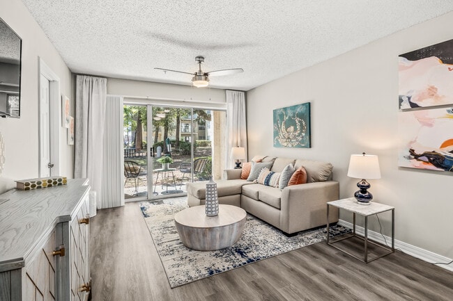 Coastline Apartments in Fort Walton Beach, FL - Building Photo - Interior Photo