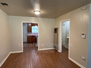 234 Sunnyland Dr in San Antonio, TX - Building Photo - Building Photo