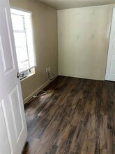 1000 Chihuahua St in Lockhart, TX - Building Photo - Building Photo