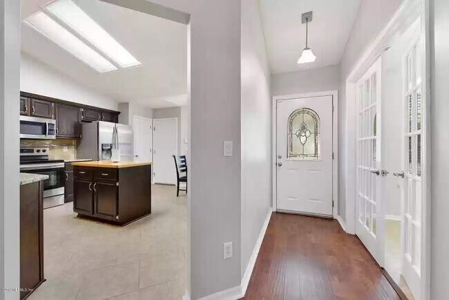 8563 Wyndhurst Dr in Jacksonville, FL - Building Photo - Building Photo