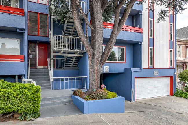 Park Viking in Oakland, CA - Building Photo - Building Photo