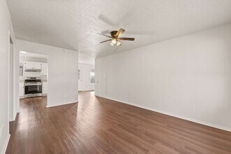 201 Oakdale Dr in Fort Worth, TX - Building Photo - Building Photo