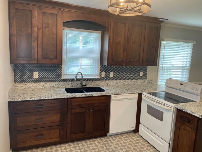 2313 S 4th Ave in Sioux Falls, SD - Building Photo - Building Photo