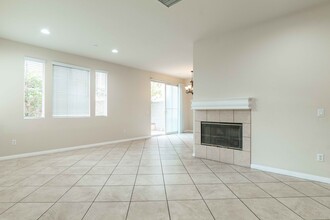 4120 Paredo Way in Simi Valley, CA - Building Photo - Building Photo
