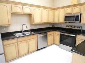33 27th in McAllen, TX - Building Photo - Building Photo