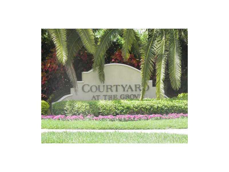 4266 Vineyard Cir in Weston, FL - Foto de edificio