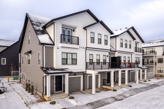 Garrison Green in Edmonton, AB - Building Photo - Building Photo