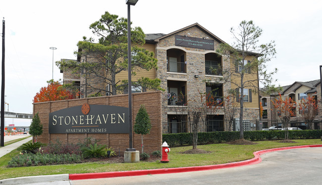 Stonehaven in Houston, TX - Building Photo - Building Photo