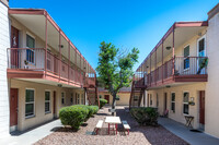 Wallington Plaza Apartment Homes in El Paso, TX - Building Photo - Building Photo