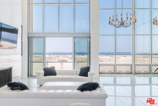 5205 Ocean Front Walk in Marina Del Rey, CA - Building Photo