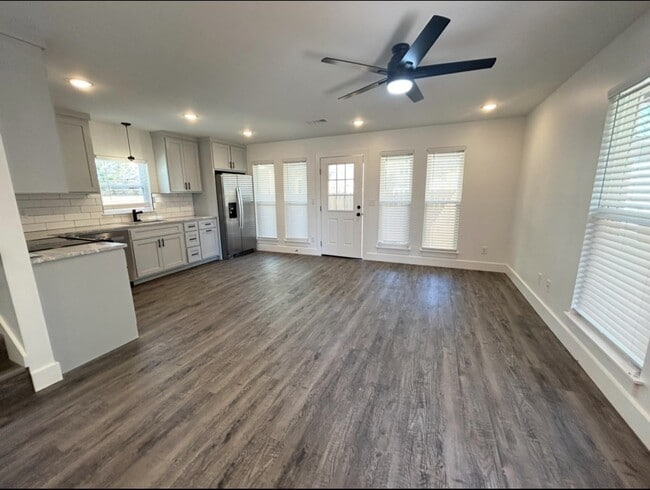 1453 S Washington Ave in Fayetteville, AR - Building Photo - Building Photo