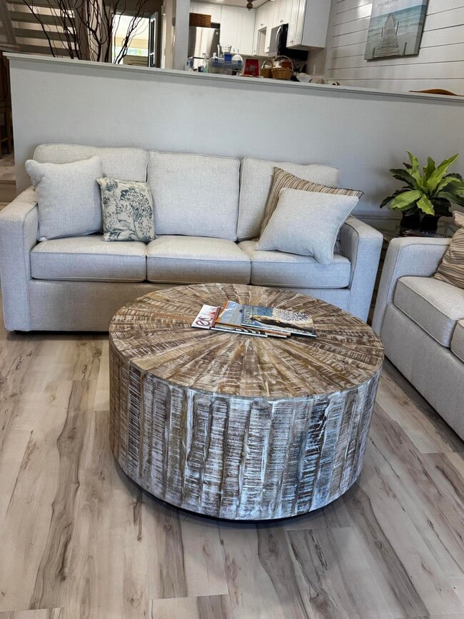 property at 634 Bayou Dr