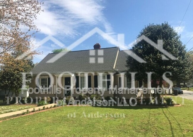 220 Moultrie Square