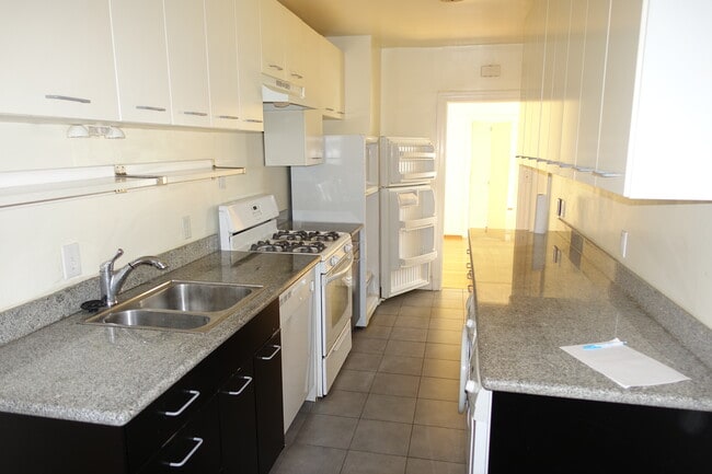 2571 Virginia St, Unit 1 in Berkeley, CA - Foto de edificio - Building Photo