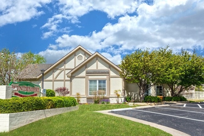Windemere at Tallgrass in Wichita, KS - Foto de edificio - Building Photo