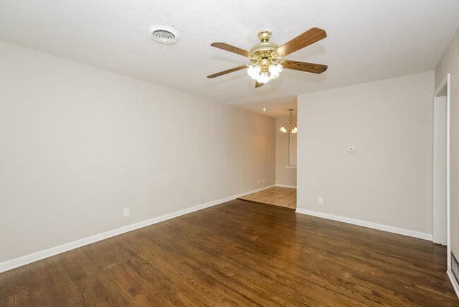 5313 Stanley Keller Rd in Haltom City, TX - Building Photo - Building Photo