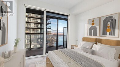 56 Annie Craig Dr in Toronto, ON - Building Photo - Building Photo