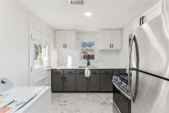 1406 Sheffield Rd in The Village, OK - Building Photo - Building Photo